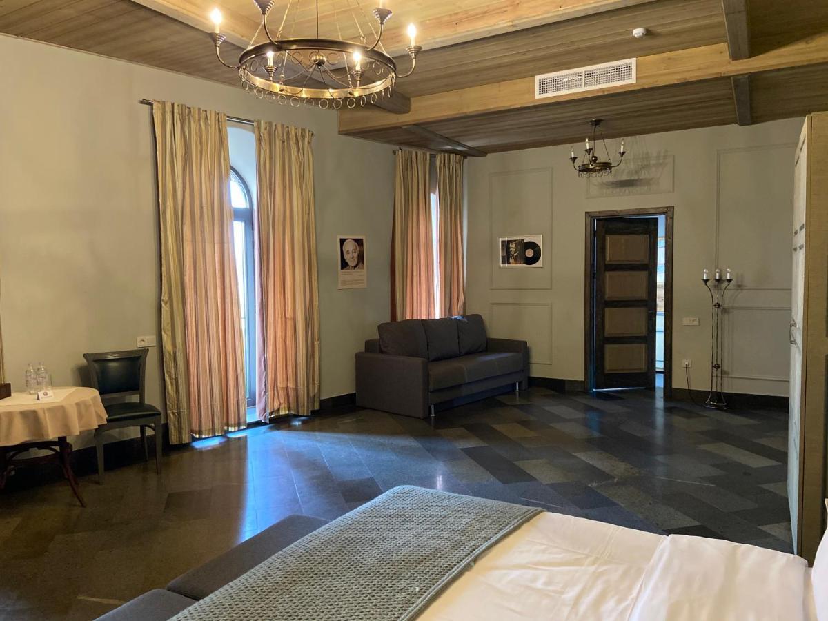 Hotel Apricot