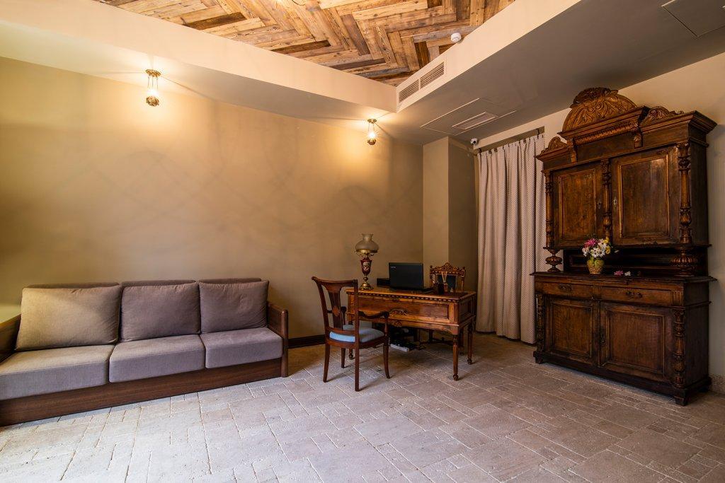 Hotel Apricot