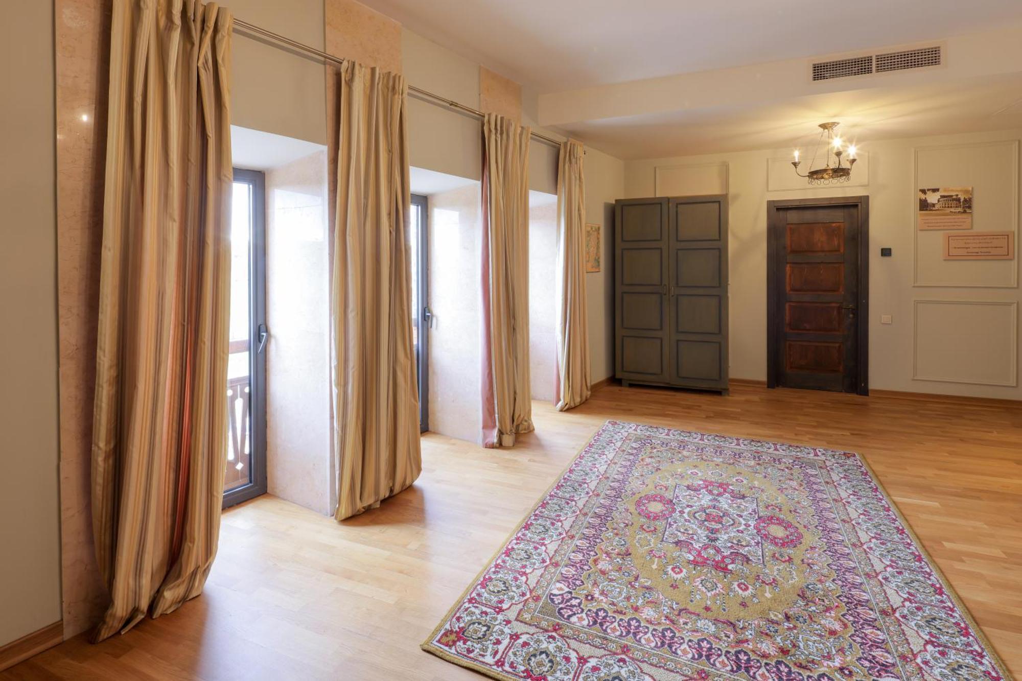 Hotel Apricot 4*