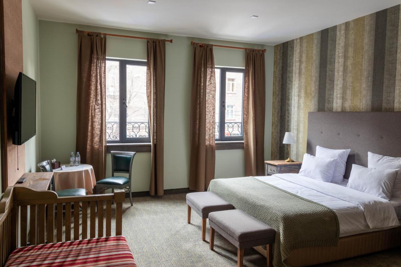 Apricot Hotel 4*