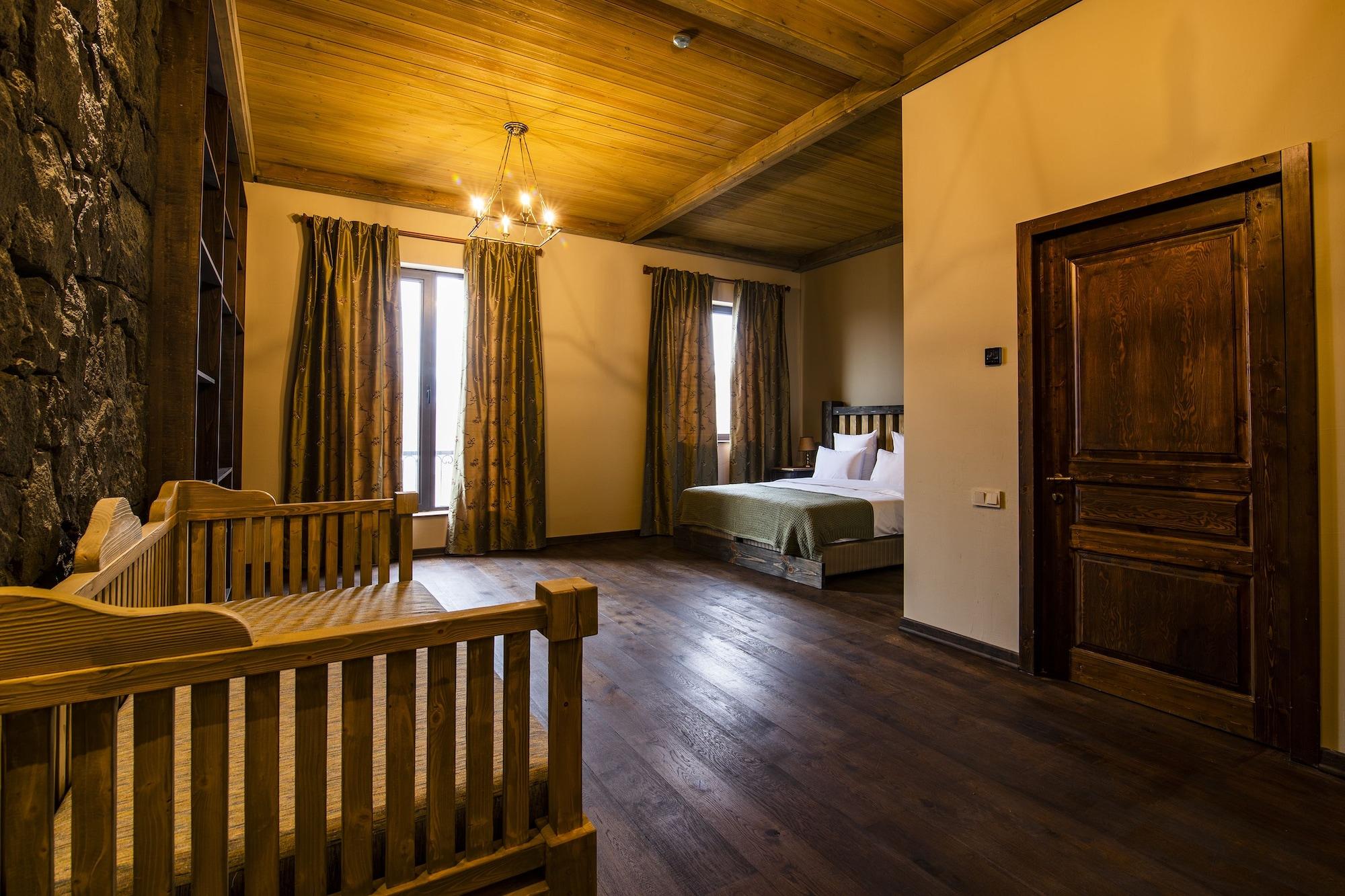 Apricot Hotel 4*